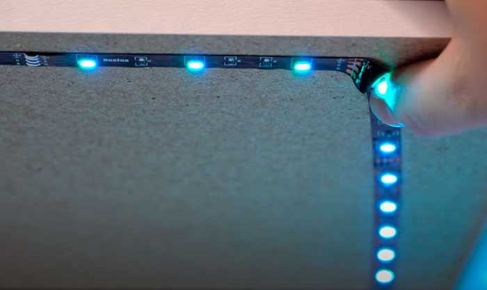 Подсветка натяжного потолка светодиодной лентой – виды, способы монтажа