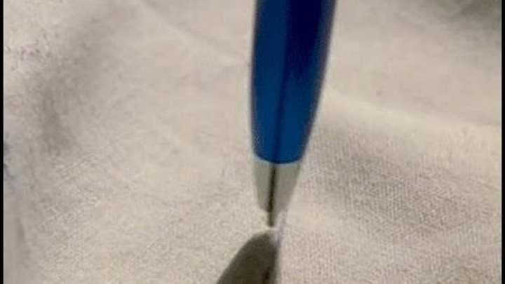 Чем оттереть ручку с обоев, как убрать следы от шариковой, как можно вывести чернила от гелевой с виниловых, бумажных покрытий?
