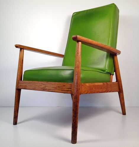 Кресла в стиле ретро: винтажные с деревянными подлокотниками и другие кресла в интерьере