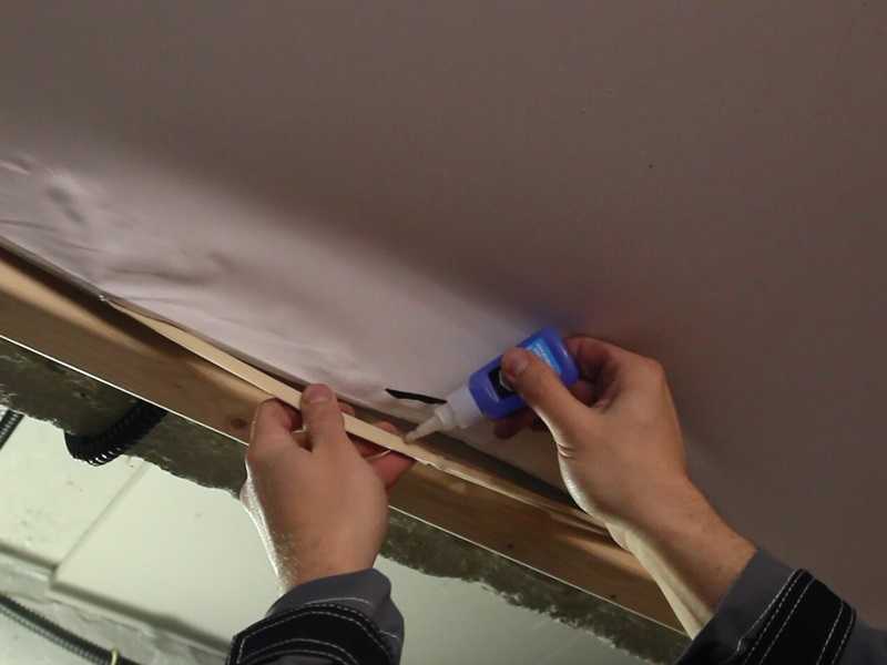 Демонтаж натяжного потолка своими руками видео: как снять с последующей установкой самому, частичный демонтаж