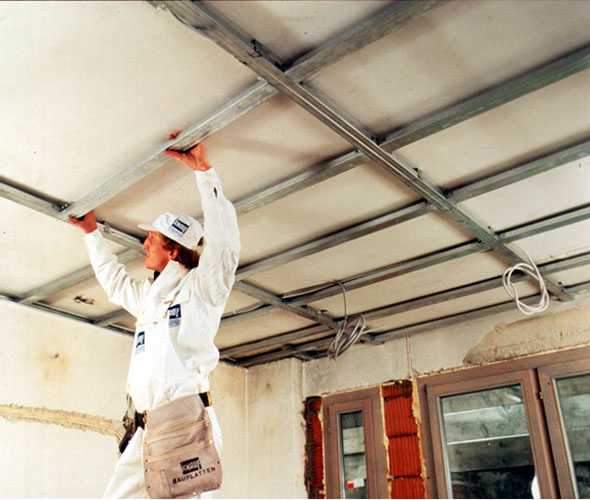 Как разобрать реечный потолок - демонтаж своими руками | как снять реечный потолок