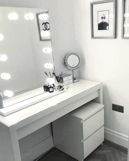 Туалетный столик ikea (38 фото): белые модели с подсветкой и зеркалом для спальни, столы из серии мальм в интерьере