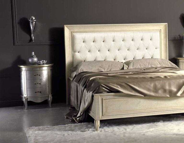 Высокие двуспальные кровати (20 фото): кровать в американском стиле на ножках, мебель со спинкой