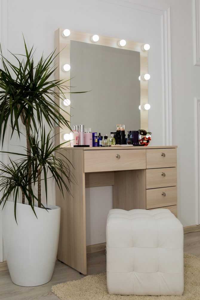 Как подобрать туалетный столик с зеркалом для косметики