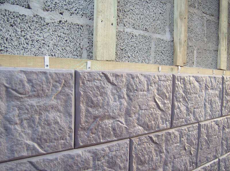 Разновидности керамической плитки для стен, технология облицовки своими руками