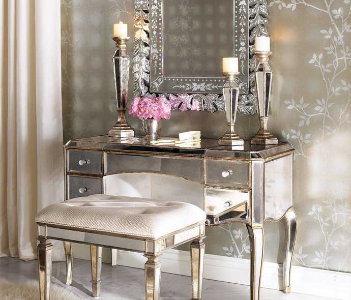 Туалетный столик (85 фото): будуарный стол с зеркалом для макияжа и трюмо, их высота и размеры, подвесные и напольные варианты в современном стиле