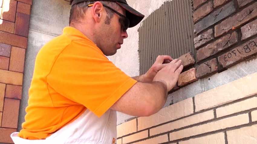 Облицовка керамической плиткой: технология отделки стен кафелем (видео)