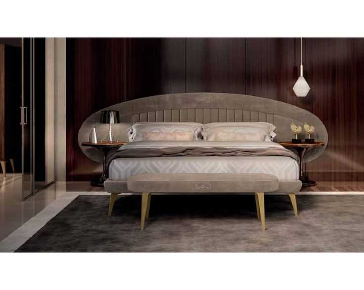 Итальянские элитные спальни: краткий обзор мебельных гарнитуров и текстиля