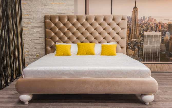 Кровать с мягким изголовьем (60+ фото с ценами) где купить недорого? 2019