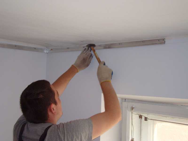 Как выполнить демонтаж подвесного потолка своими руками