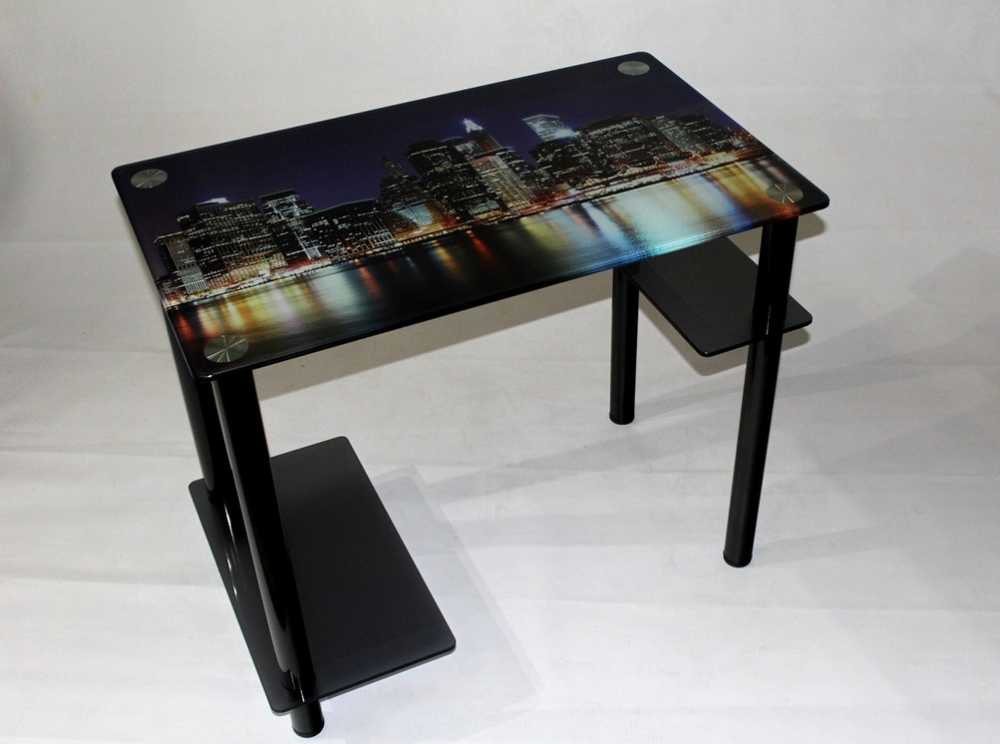 Компьютерный стеклянный стол (42 фото): столы для компьютера со столешницей из стекла, черная мебель из металла для дома