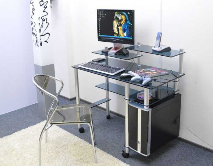 Стеклянный компьютерный стол - 80 фото современных моделей и дизайна