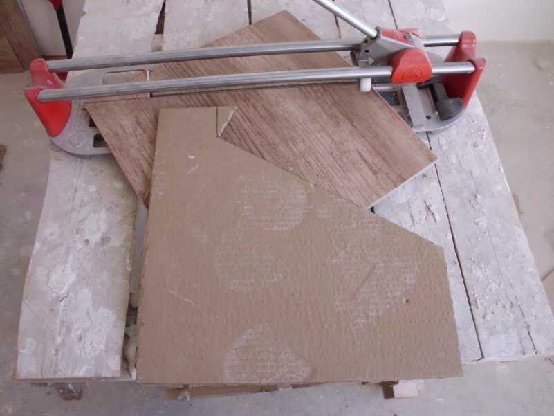 Как правильно резать керамическую плитку плиткорезом