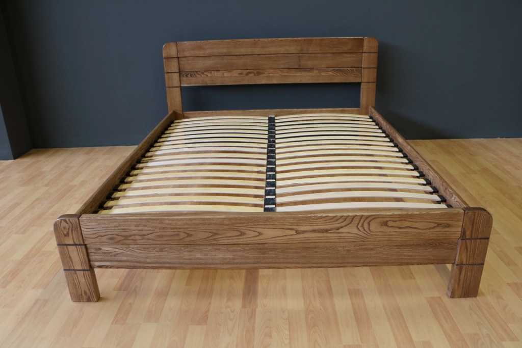 Кровать из массива дуба (45 фото): деревянные модели в стиле «лофт», их особенности и правила выбора