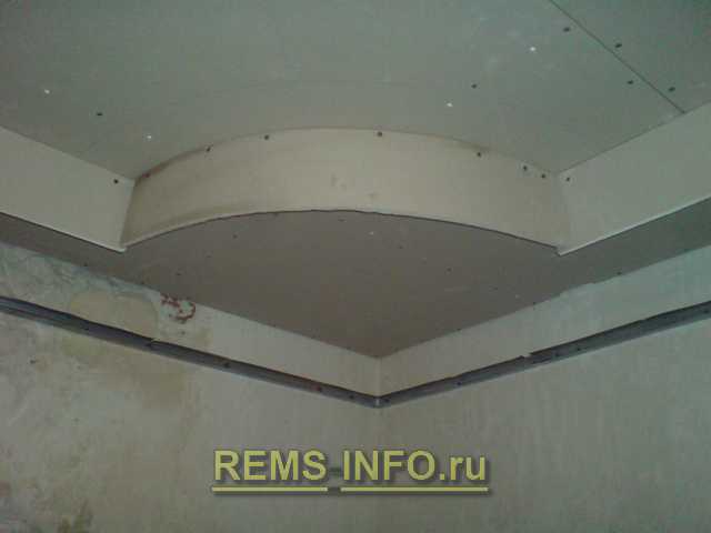 Двухуровневые потолки (83 фото): двухуровневый потолок в спальне, двухъярусные конструкции в прихожей
