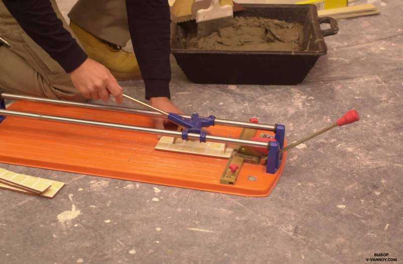 Видео резки плитки электрическим плиткорезом - вместе мастерим
