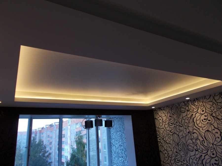 Подсветка натяжного потолка светодиодной лентой изнутри фото: по периметру, монтаж и установка, видео как своими руками