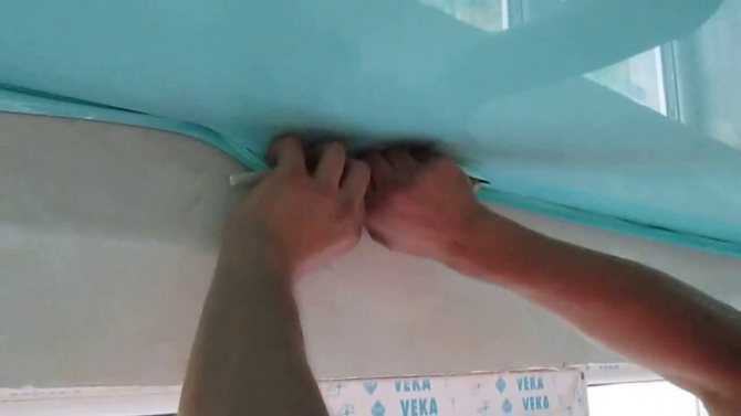 Ремонт натяжных потолков после пореза (34 фото): что делать в первую очередь и как заклеить своими руками