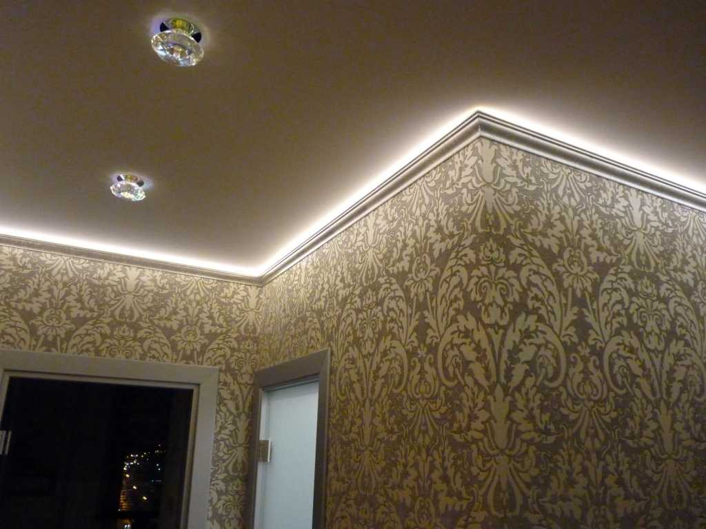 Натяжной потолок с диодной подсветкой: изучаем суть