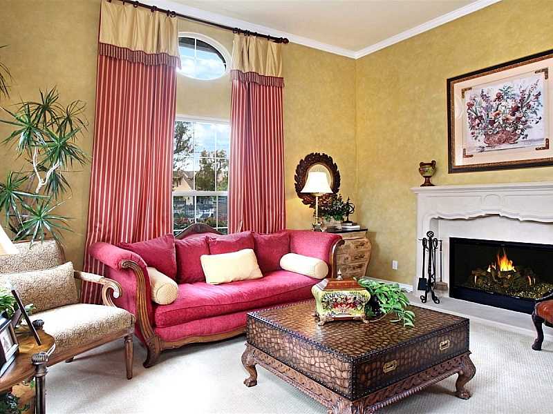 Как подчеркнуть роскошь домашнего интерьера: простые идеи для декора гостиной в классическом стиле