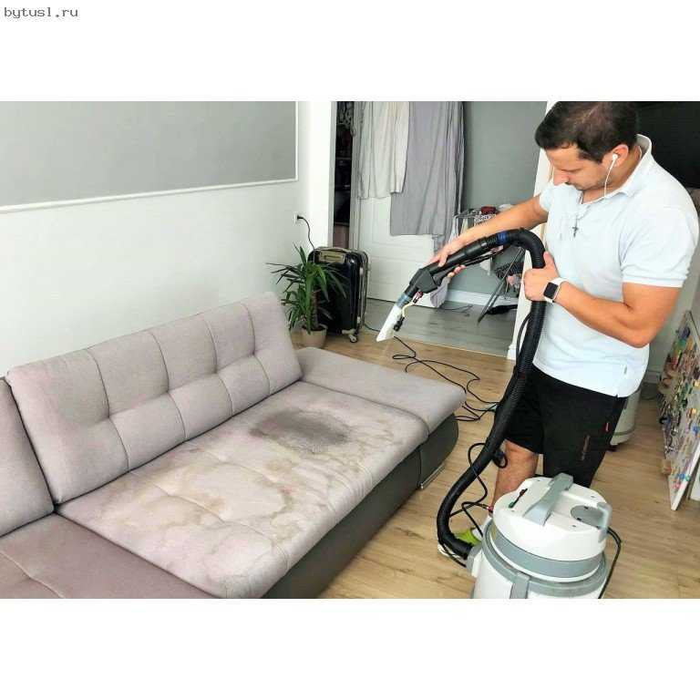 Средства для чистки мягкой мебели: характеристика, правила выбора и использования