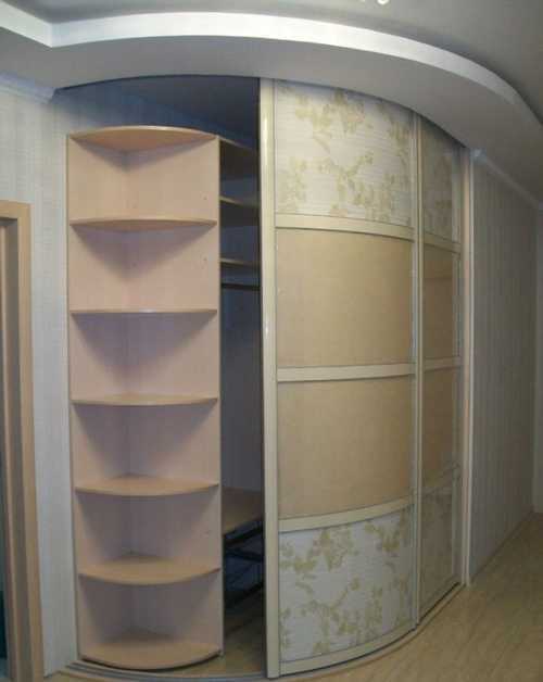 Радиусный шкаф-купе (73 фото): угловой полукруглый в прихожую, размеры и идеи в интерьере спальни, белый зеркальный, отзывы