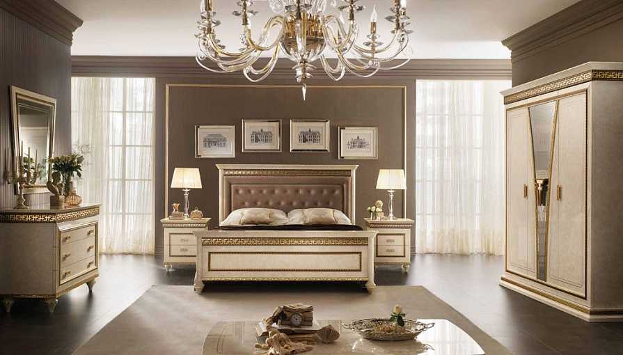Итальянские спальни (72 фото): обзор мебели из италии, особенности выбора гарнитура в современном и классическом, барокко и модерн стилях из массива дерева