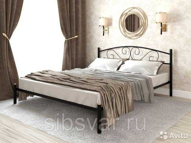 Двуспальные кровати представлены в различных модификациях В каких интерьерах гармонично смотрятся белые двуспальные модели с матрасом Из каких материалов изготавливается такая мебель Как подобрать качественную кровать