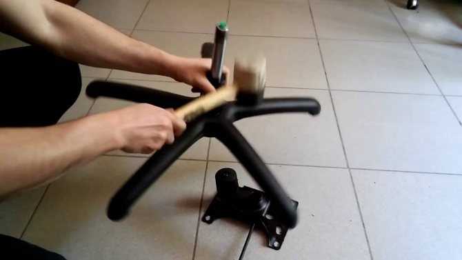 Как снять колёсики с офисного кресла: инструкция по ремонту, почему колёсики ломаются.