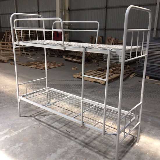 Двухъярусная кровать для рабочих: железные и металлические модели для строителей