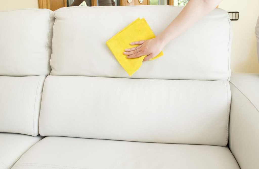 Чем почистить мягкую мебель в домашних условиях, выбираем средство