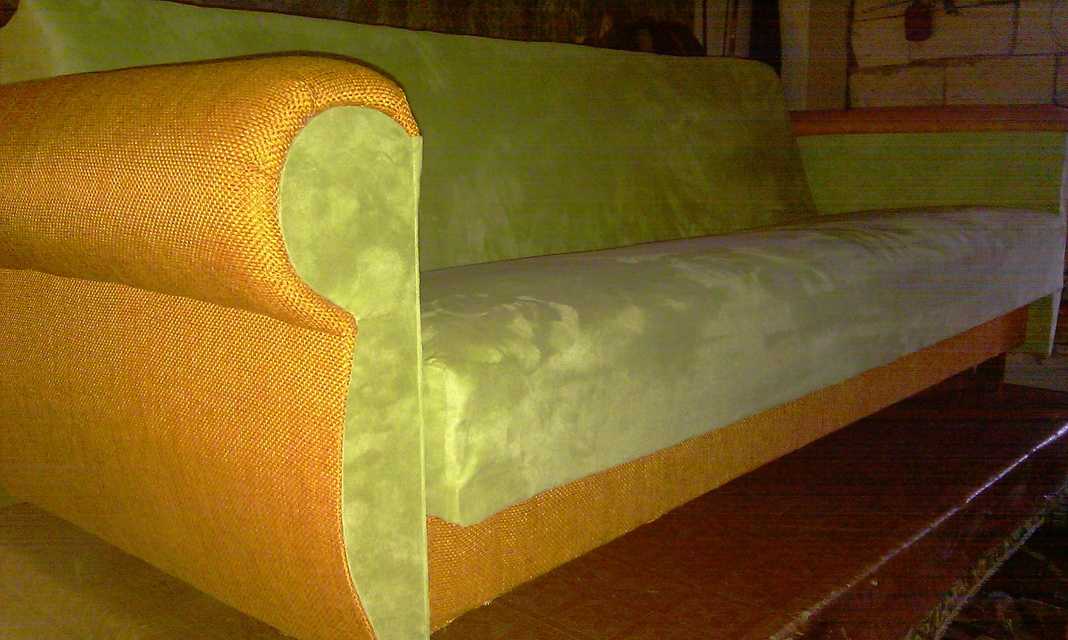Обивочная ткань для диванов: выбор материала и процесс перетяжки