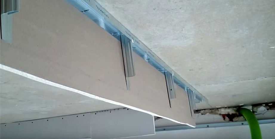 Двухуровневый потолок из гипсокартона (67 фото): дизайн двухъярусных гипсокартонных потолков для спальни, прямоугольные двухуровневые конструкции в прихожей