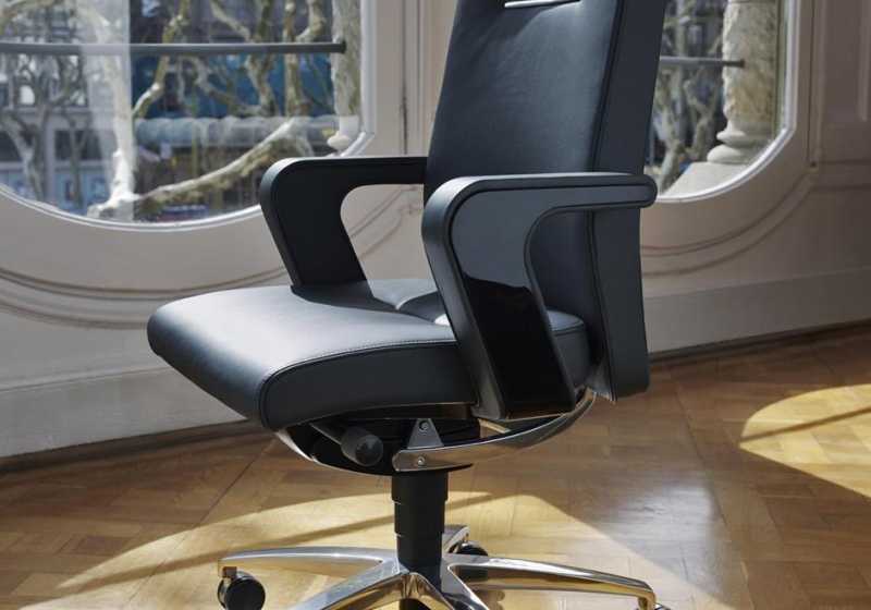 Белые кресла: кожаное кресло для дома, мебель в спальню, экокожа и кожзам