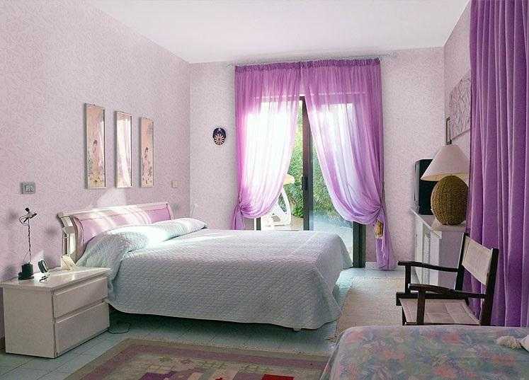 Сиреневые шторы в интерьере гостиной (54 фото): выбираем гардины и тюль фиолетового цвета в зал