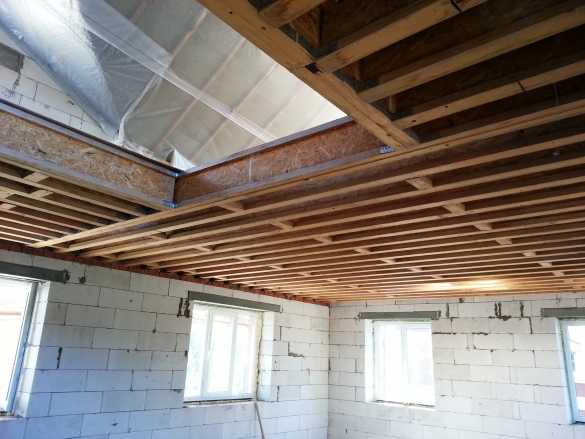  потолок по деревянным балкам изнутри перед натяжным: лучшее .