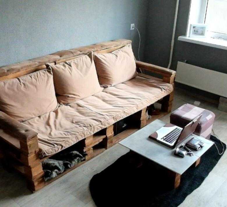 Кожаный диван (165 фото): угловые красные из натуральной кожи, современные коричневые модели, размещение в гостиной, отзывы