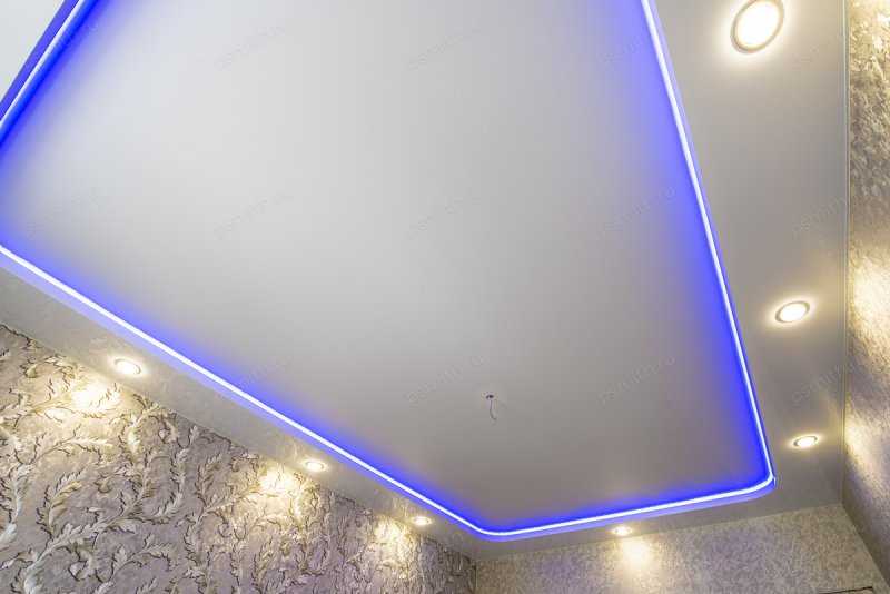Двухуровневый потолок с подсветкой (58 фото): как устроена двухуровневая конструкция, достоинства и недостатки двухъярусного сооружения, можно ли сделать подсветку светодиодной лентой