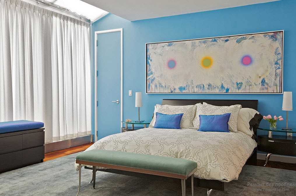 Белая мебель для спальни (51 фото): дизайн современной спальни с глянцевой мебелью в персиковых и голубых, сиреневых и синих тонах, лаковой
