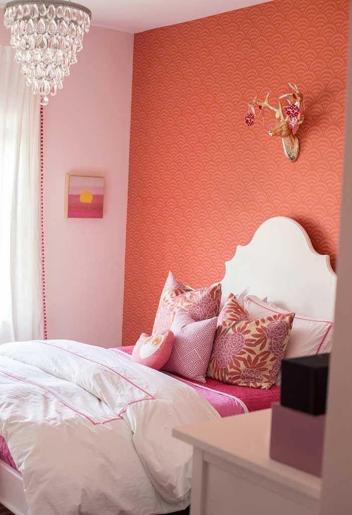 Розовые обои – не всегда «кукольный» вариант оформления, они могут выглядеть по-разному В каких случаях можно выбирать красивые однотонные обои темно- или нежно-розового цвета Что нужно учитывать, покупая такие покрытия для стен