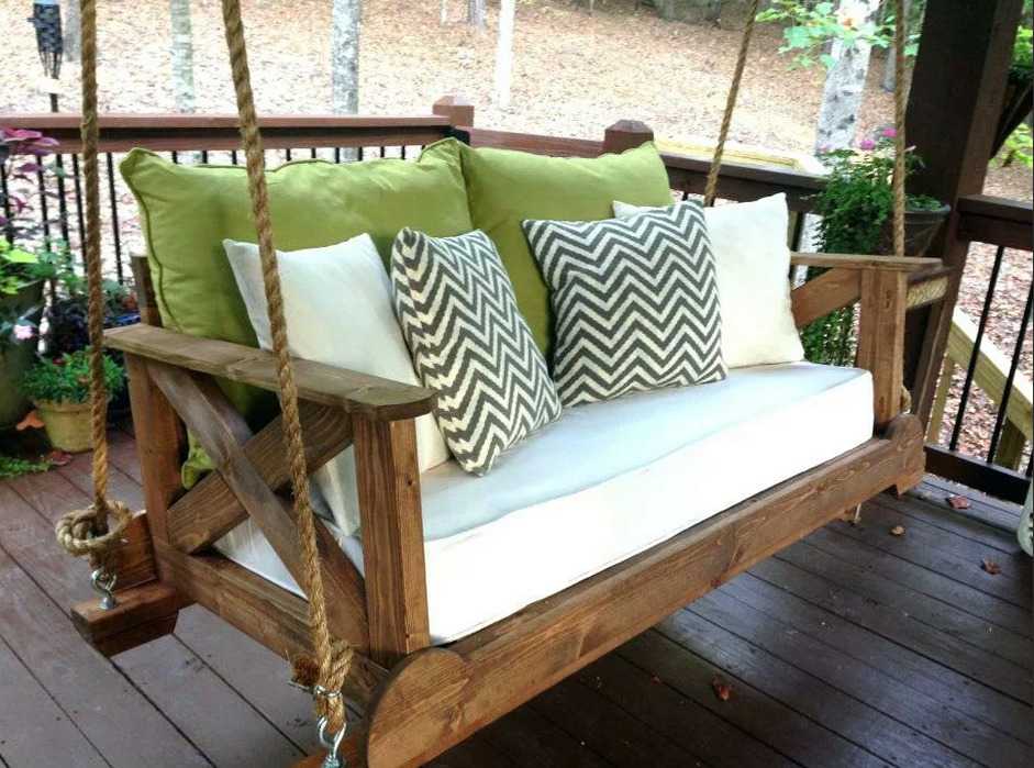 Диван для дачи (64 фото): дачный уличный диван из дерева, деревянные качели, варианты в стиле «прованс», разборные изделия