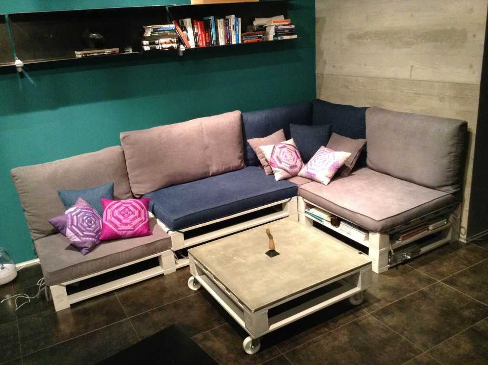 Кожаный раскладной диван (82 фото): прямой белый диван из экокожи, кожзама и натуральной кожи