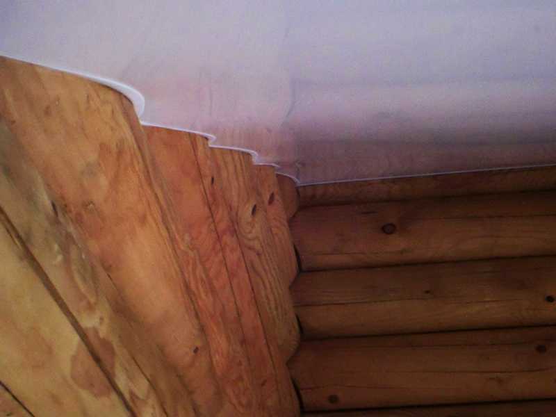 Натяжные потолки в деревянном доме, особенности установки,