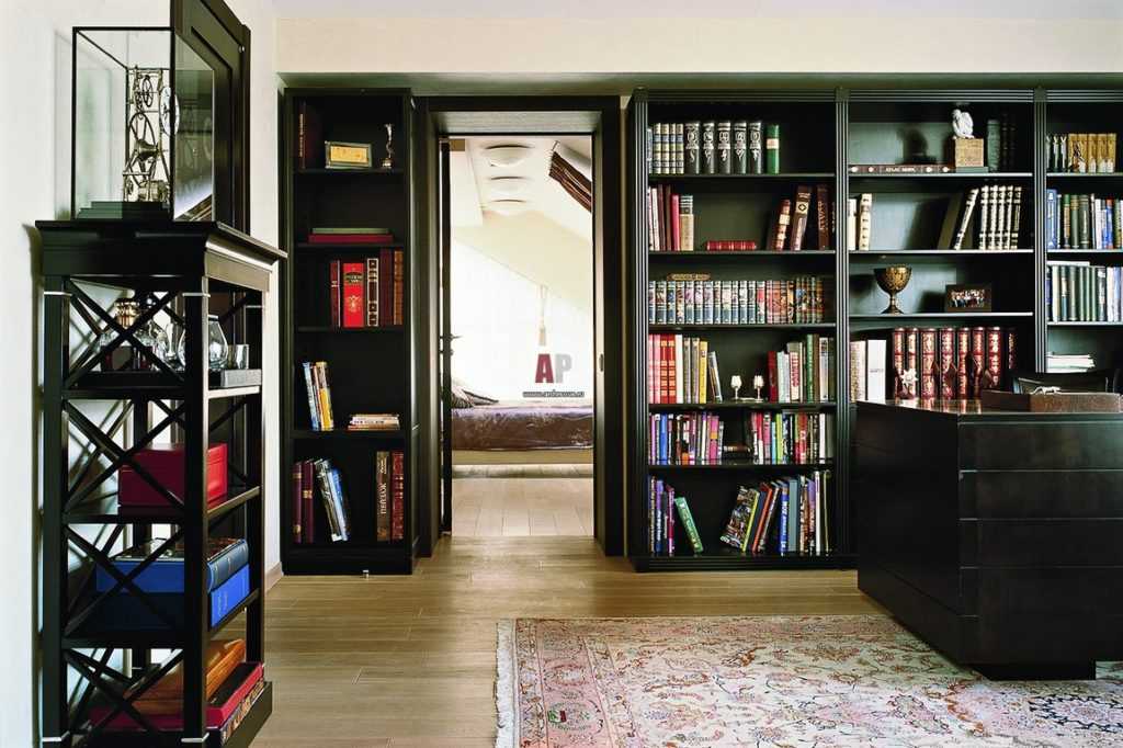 Книжный шкаф (79 фото): современные узкие стеллажи для книг, закрытые модели из массива дерева для дома