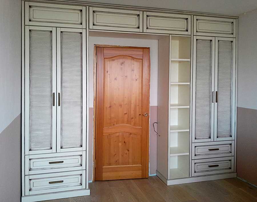 Шкаф вокруг двери - особенности | как выбрать? фото