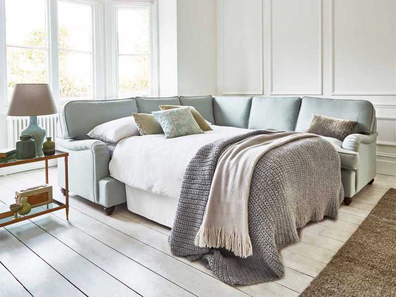 Как выбрать диван со спальным местом в маленькую комнату?