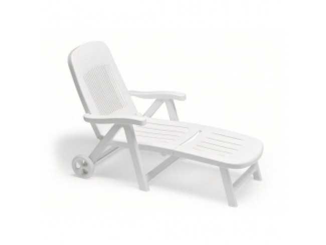 Что такое кресло-лежак, как мы выбираем его для квартиры и дома Виды конструкции, материалы Деревянное кресло-шезлонг, мягкое и складное пластиковое Особенности выбора моделей лежаков, лучшие производители