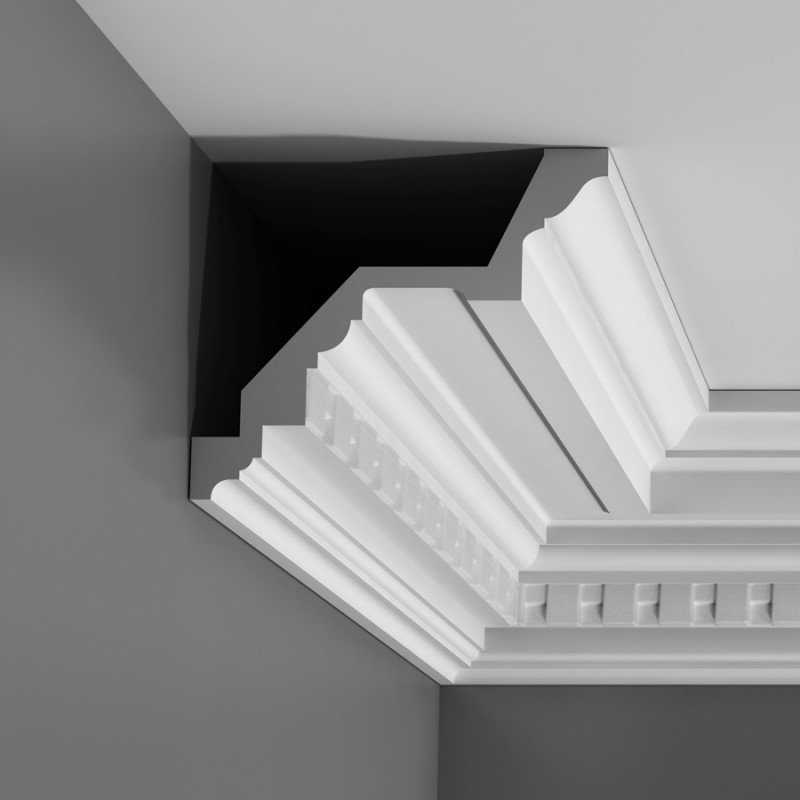 Плинтус потолочный полиуретановый, как правильно сделать установку, характеристика гибкого материала для потолка, фотопримеры и видео