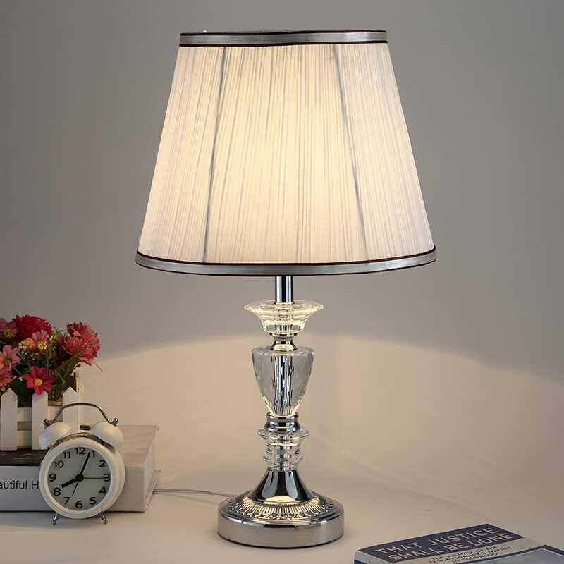 Прикроватный светильник. Настольная лампа Peggy l48531. Настольная лампа Marston Table Lamp. Лампа прикроватная Мусе ламп 80078-001. Настольных ламп Roseanne Table Lamp Duo.