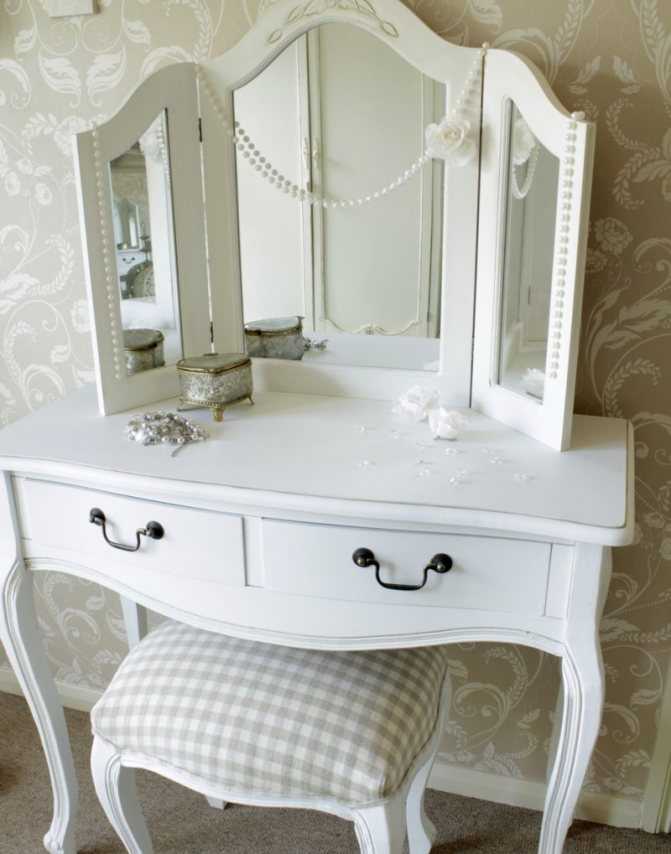 Туалетный столик с зеркалом и подсветкой: фото интересных идей